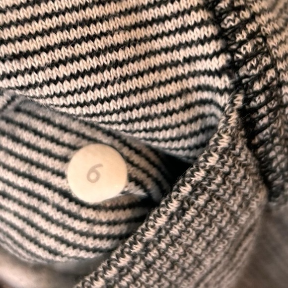 Lululemon Scuba Hoodie *Stripe-White Black Mircostripe- Size 6 - Picture 12 of 14
